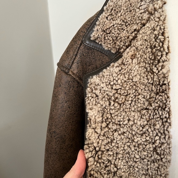 1980s Genuine Shearling Winter Coat Made in Canada - Picture 4 of 13